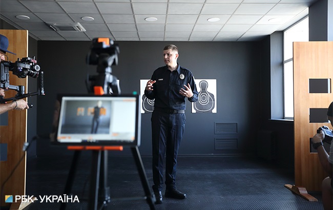 &quot;Стальная дисциплина&quot;: фоторепортаж с первого выпуска Академии патрульной полиции в Киеве